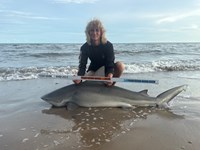 FISH ON CUSTOM LEADERS - Kiah Diaz