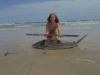 FISH ON CUSTOM LEADERS - Kiah Diaz