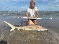 FISH ON CUSTOM LEADERS - Kiah Diaz