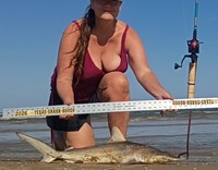 Just Bitten Shark Fishing Team - Lynsay Lewis